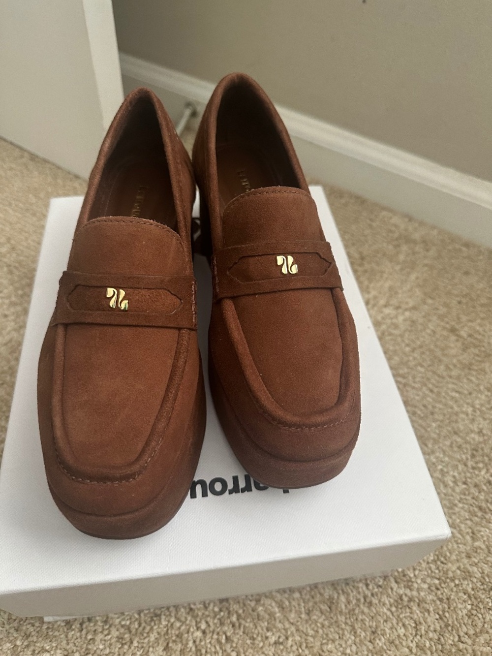 Larroude Suki platform